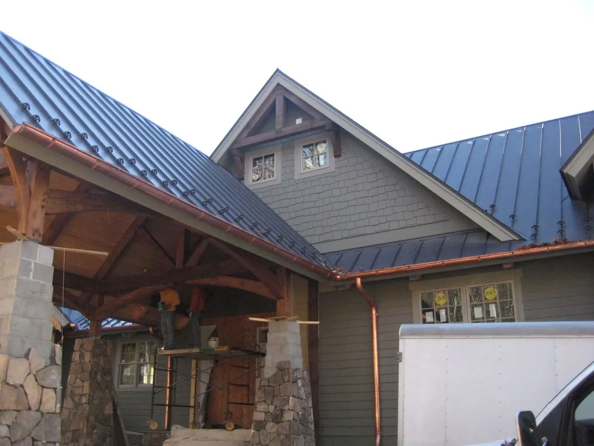 Craftsman Roofing team delivering quality roofing work in Fort Lee